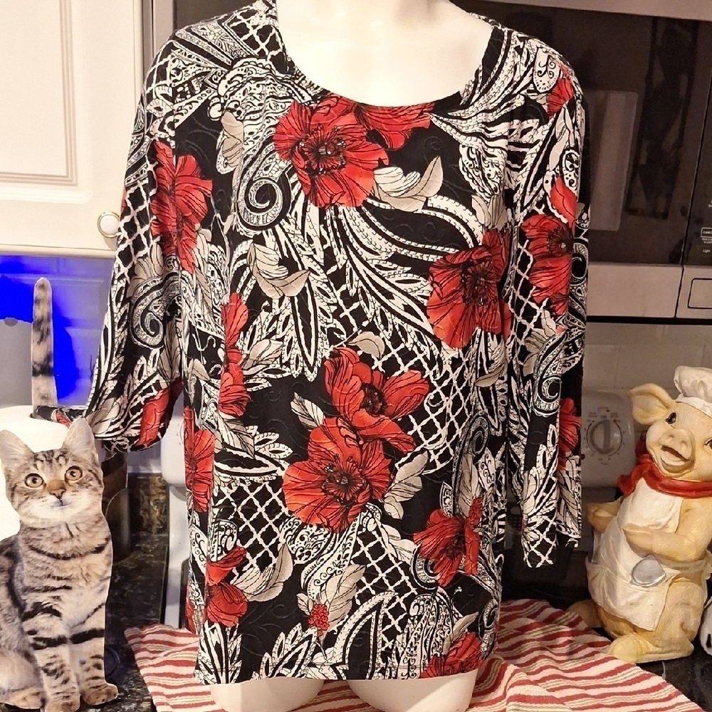 f JM Collection Red and Black Patterned Top Stretch XL.  EUC